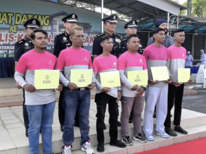 abang rider melaka catch snatch thief