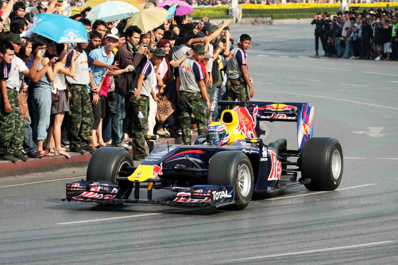 The tourism and sports minister has vowed to bring a Formula 1 (F1) street race to Bangkok, aiming to confirm the event by the end of this year.
