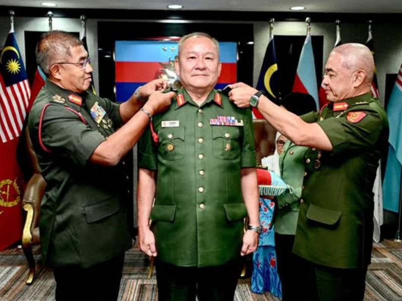 Malaccan-born Peranakan becomes first Chinese Lieutenant General in the armed forces after serving for 4 decades