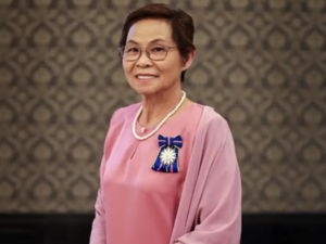 Tan Lee Bee, a sign language interpreter for RTM.