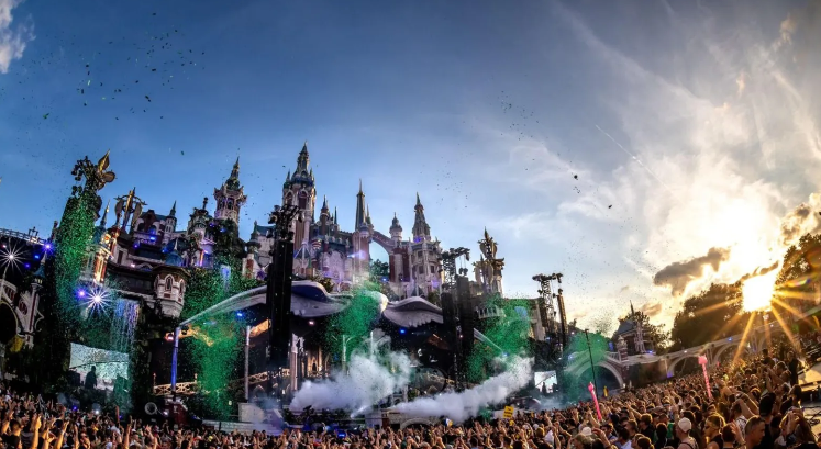 Tomorrowland, one of the largest EDM festivals is coming to Asia, marking its first stop in Thailand!