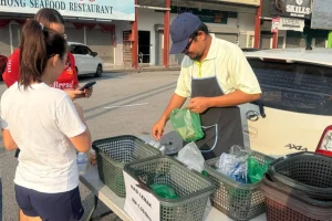 Penang nasi lemak stall spreads warmth with heartwarming pay it forward gesture