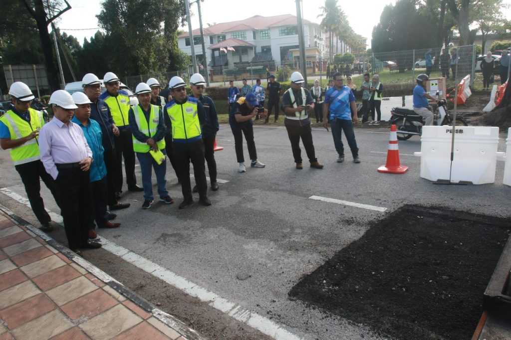 All potholes on federal roads be repaired within 24 hours