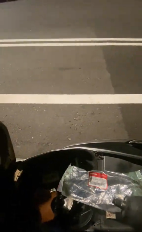 
Haswien took out his full tyre-change kit, making the driver laugh non-stop