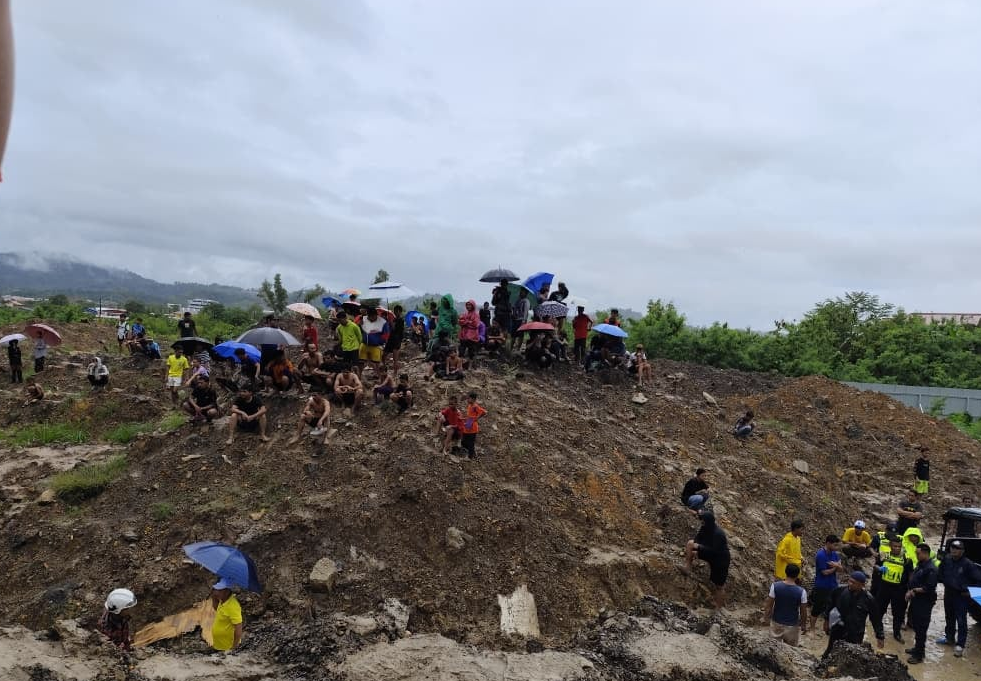 Landslide that first occurred last Friday has seen a death toll of 13.