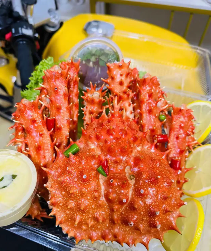 The crab comes with 2 sauces. 