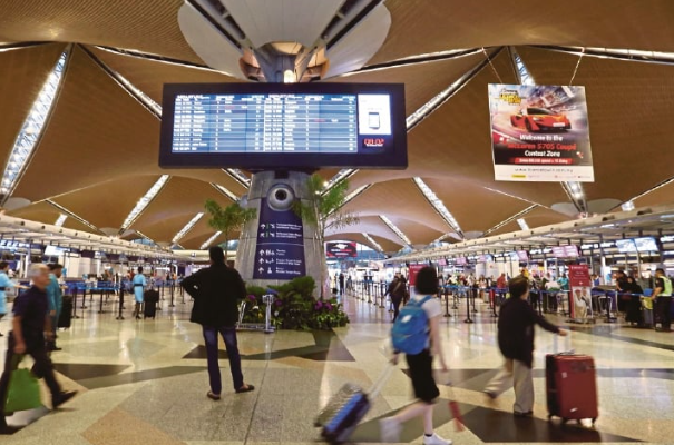 KLIA beats Changi Aiport as world’s leading low-cost hub. 