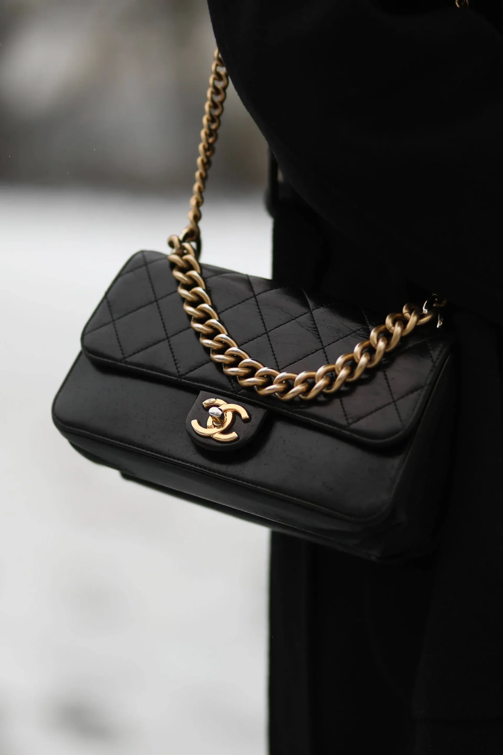 she was seen flaunting her new Chanel bag on social media, posting coffee-date photos and styling herself as a “queen” who had worked hard for her rewards
