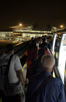 Individuals were walking in the dark as the aerotrain was disrupted