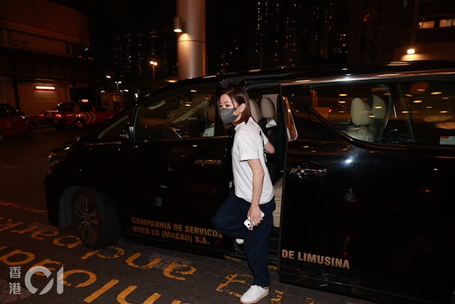 Charmaine Sheh was rushing straight to the hospital to visit Benz Hui with visible worry on her face