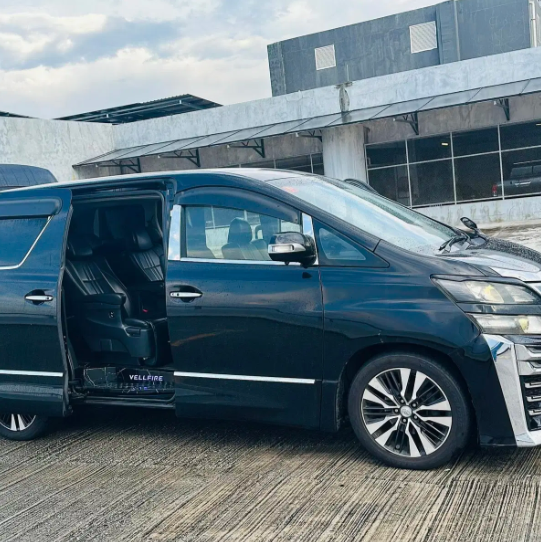 A 59-Year-Old was arrested for offering illegal transport services to six Belgian tourists at KLIA T2