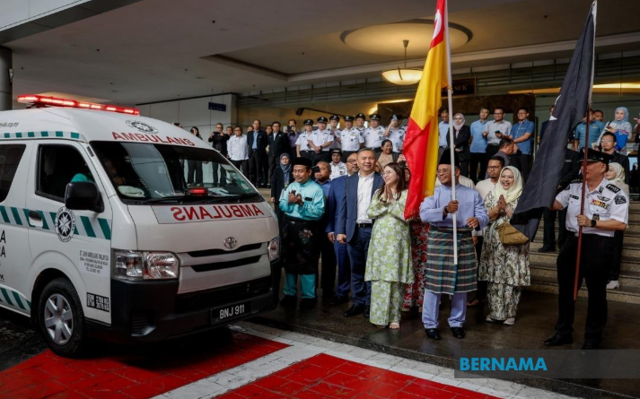 The Selangor government introduced Ambulans Kita Selangor (AKS)