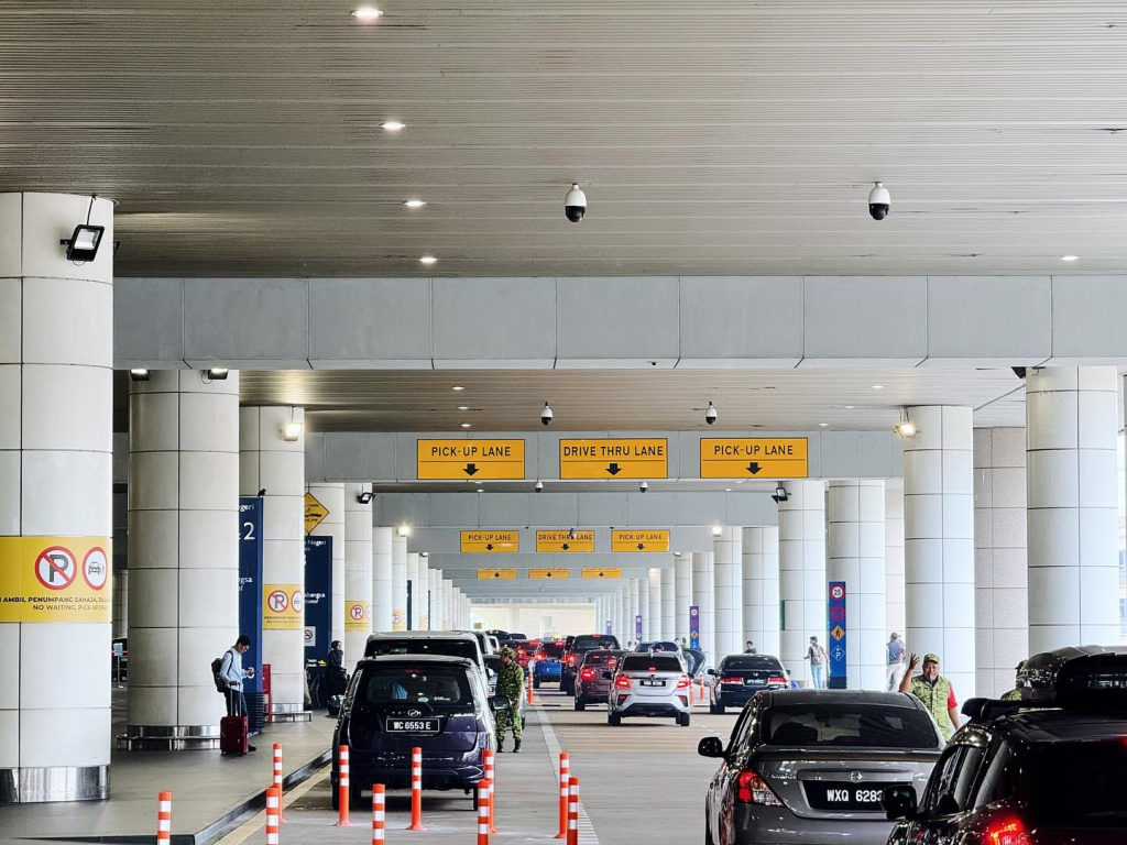 KLIA Terminal 1 enforces a 10-minute kerbside limit to ease traffic