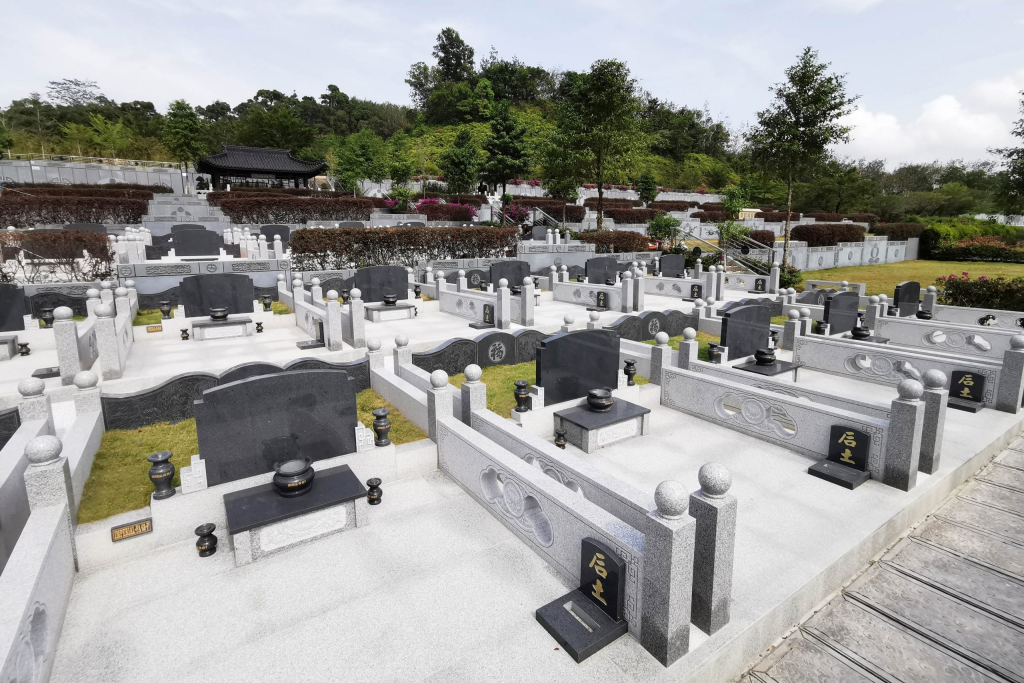 Families want their ashes back, not compensation