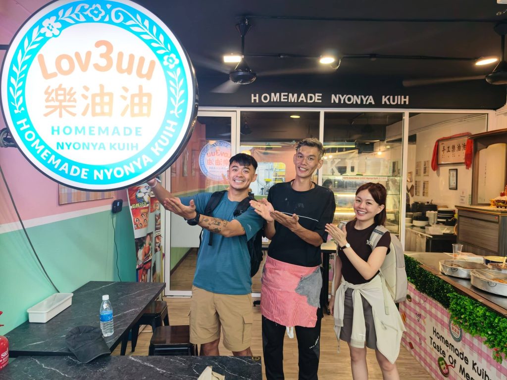 Astro champion chef refuses to raise kuih prices despite facing major heart surgery.