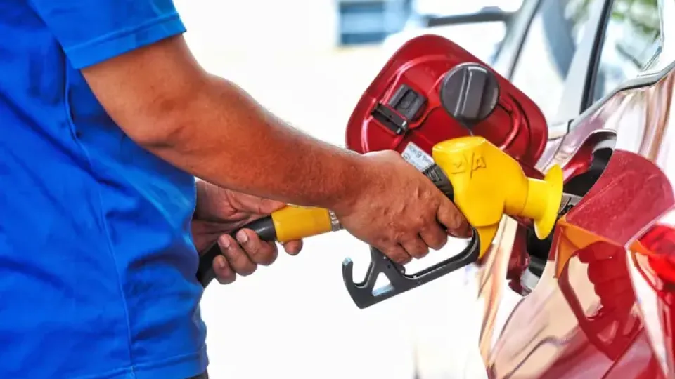 RON95 subsidy cuts coming for T20? Here’s what B40, M40 & T20 really mean in Malaysia