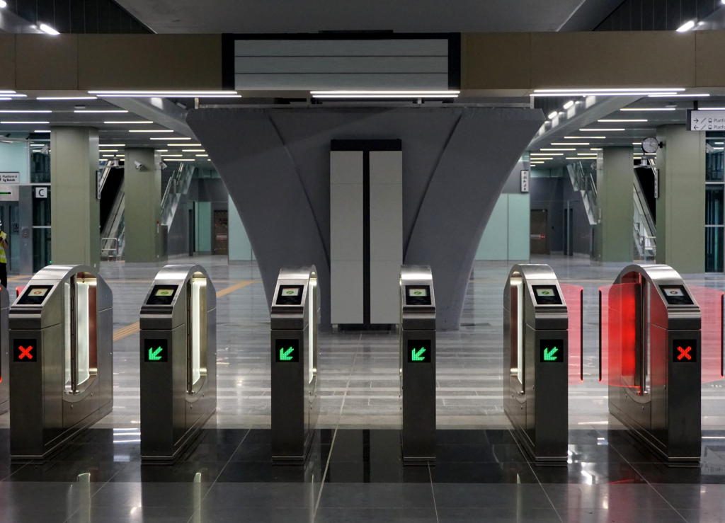 Rapid KL trains & buses to accept credit card tap payments soon