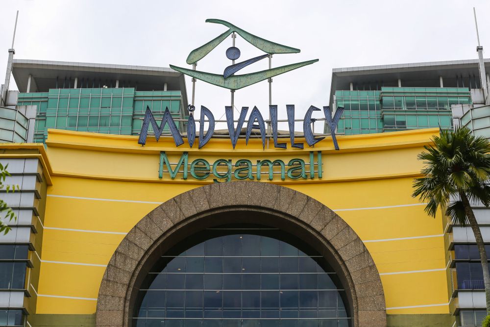 Hundreds evacuated after bomb threat at Mid Valley, police say it was a hoax