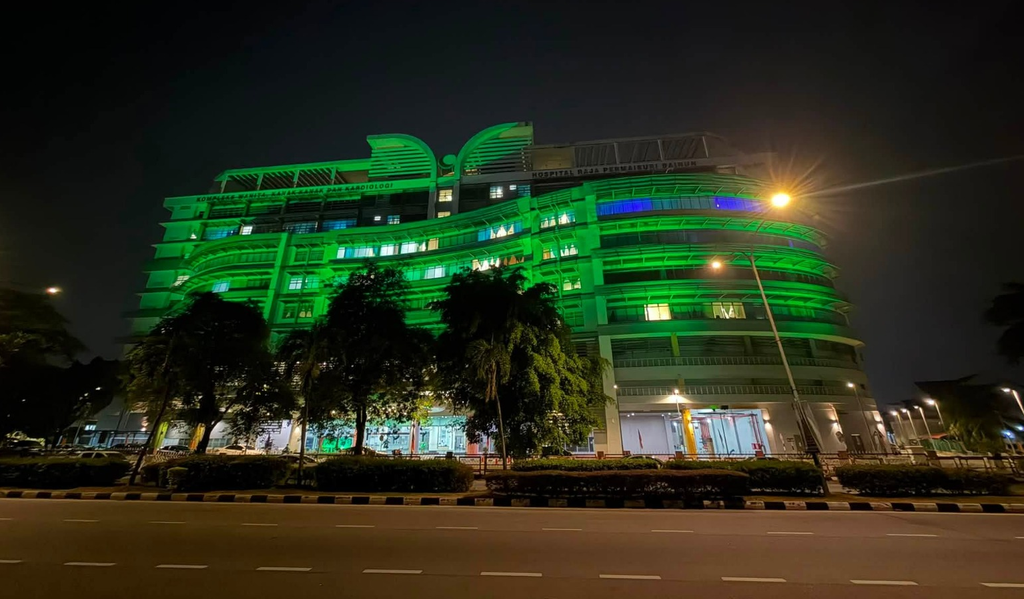 64yo M’sian gives others a second chance at life through organ donation, hospital lights up green in his honour