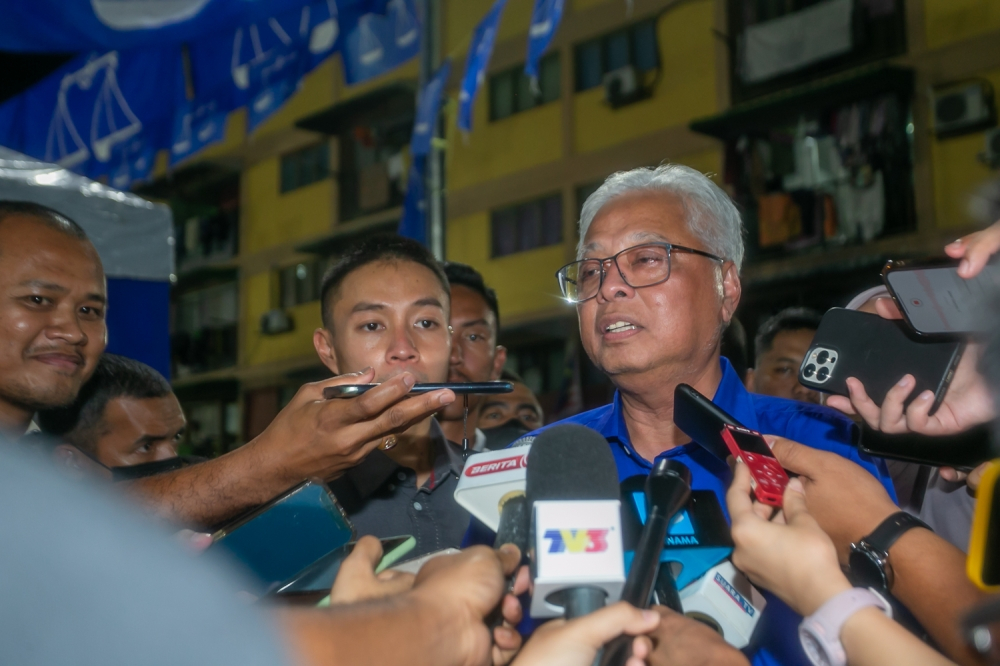 Ismail Sabri hospitalised at IJN before court charge, hearing may move to hospital
