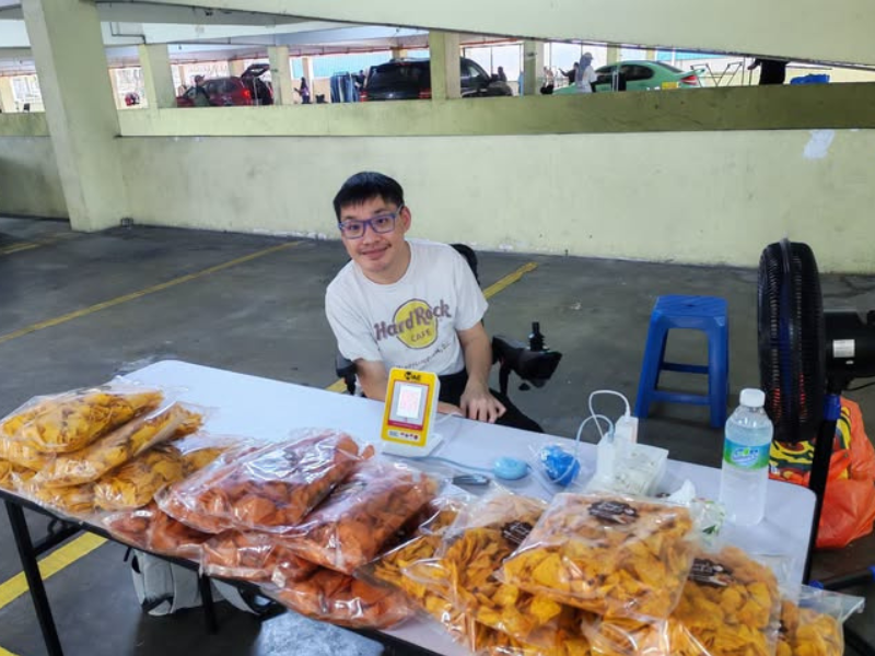“I’m not asking for sympathy, just a chance to earn a living”: Man with cerebral palsy sells cookies to survive